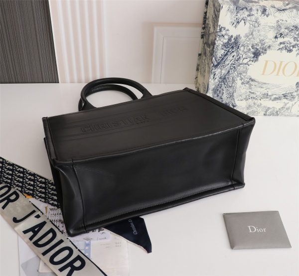 Replica Dior Book Tote Medium Black Calfskin M1265Ztqt_M911 - Image 4