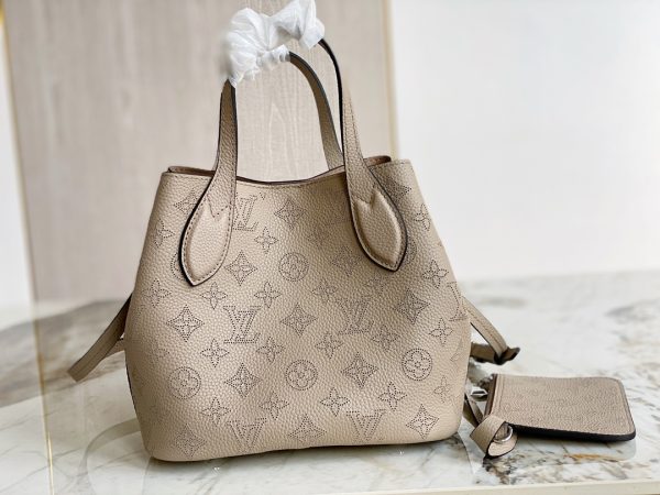 Louis Vuitton Blossom PM M21849 Replica Handbag - Image 9