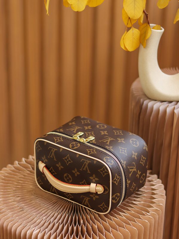 Louis Vuitton Replica Mini Toiletry Pouch M44495 - Image 3
