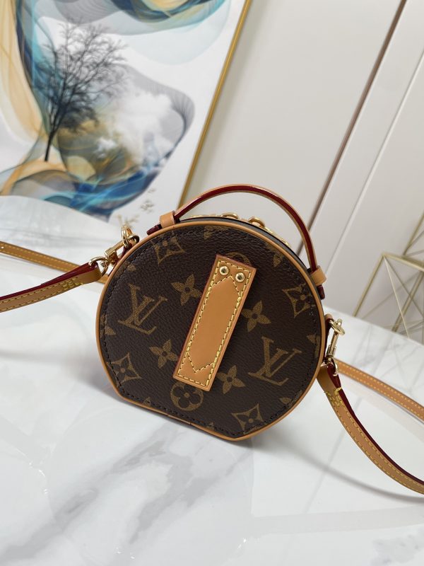 Replica LV Boite Chapeau M44699 Handbag – Stylish & Elegant - Image 8