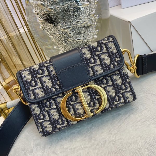 Replica Dior 30 Montaigne Box Bag – Elegant & Timeless Design - Image 4