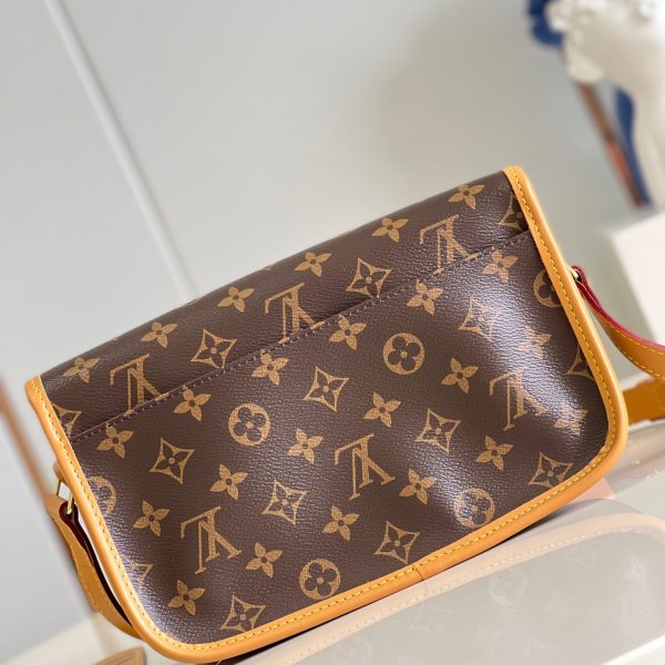 Replica LV Gibeciere PM Shoulder Bag M42248 - Luxury Style - Image 6