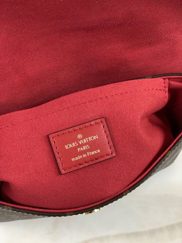 Replica Louis Vuitton Locky BB M44322 Handbag - Image 7