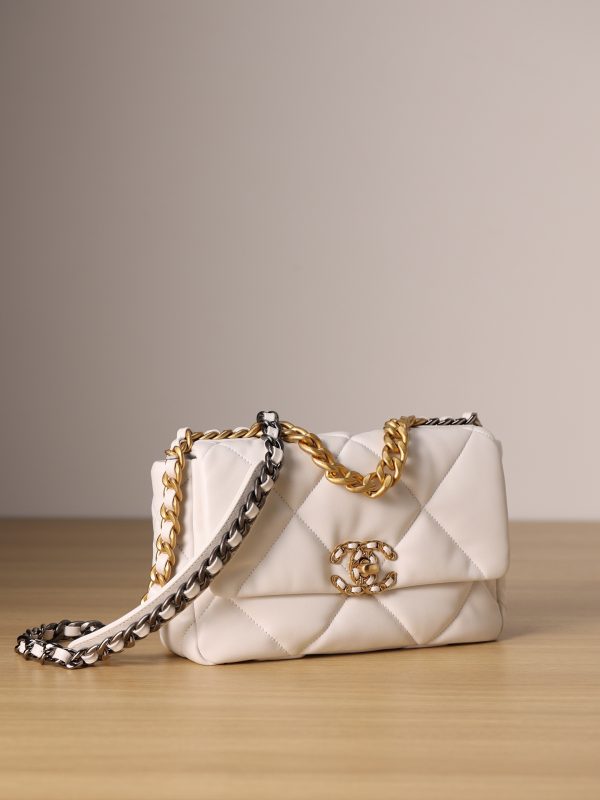 Red Chanel CF 25 Replica – Luxury Style, Timeless Elegance - Image 8