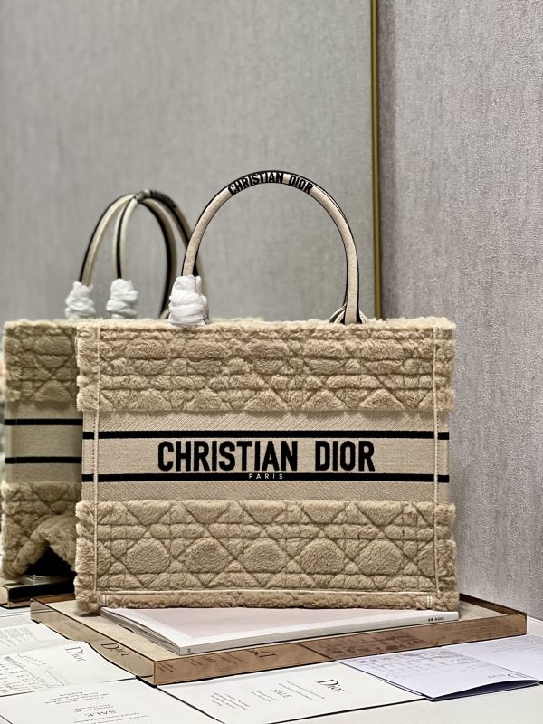Replica Dior Book Tote Medium Beige Shearling M1295Zmbu_M918