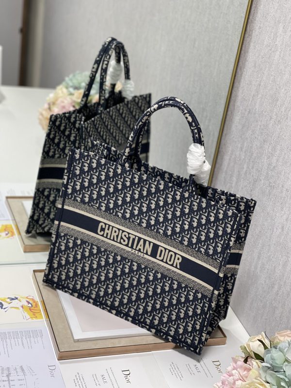 Replica Dior Book Tote Large M1296Zriw_M928 Handbag - Image 8