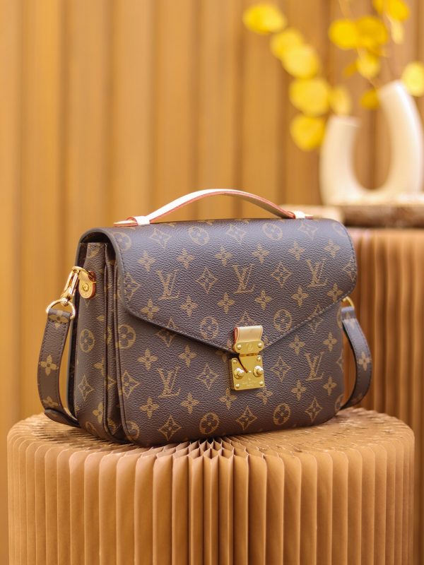 Replica LV Pochette Metis East West M44875 Handbag - Image 6