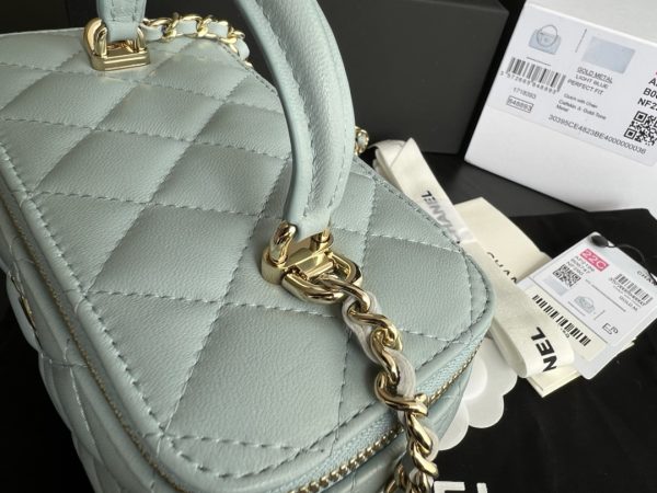 Chanel 22 Cyanine Replica Handbag Ap2199 - Stylish & Elegant - Image 7